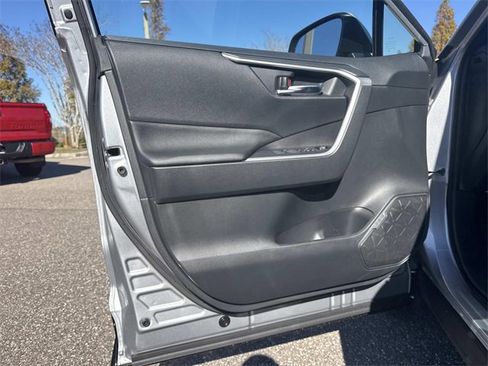 New 2025 Toyota RAV4 SE image 16