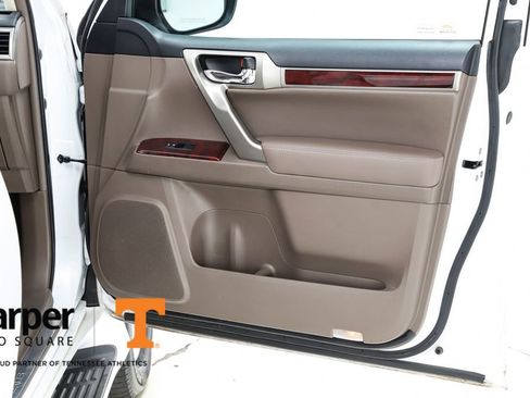 Used 2011 Lexus GX 460 image 31