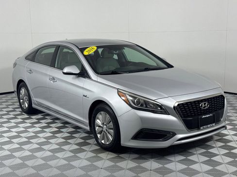 Used 2016 Hyundai Sonata SE image 3