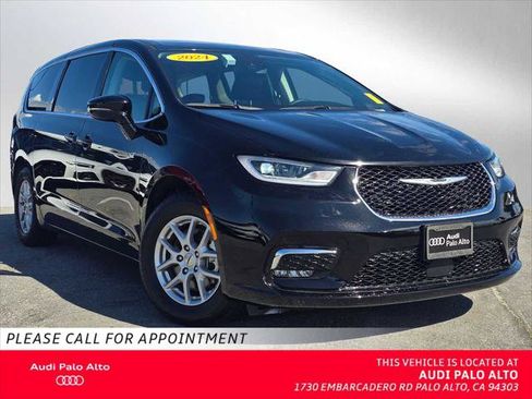 Used 2024 Chrysler Pacifica Touring-L FWD image 1