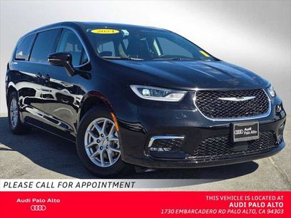 Used 2024 Chrysler Pacifica Touring-L