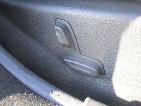 Used 2011 Mercedes-Benz C 300 4MATIC Sedan image 11