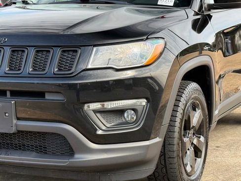 Used 2019 Jeep Compass Latitude w/ Cold Weather Group image 11