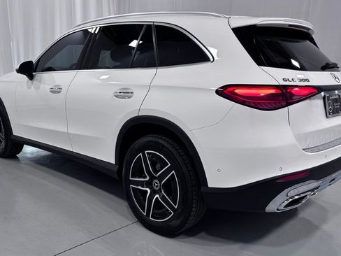 Certified 2025 Mercedes-Benz GLC 300 4MATIC image 8