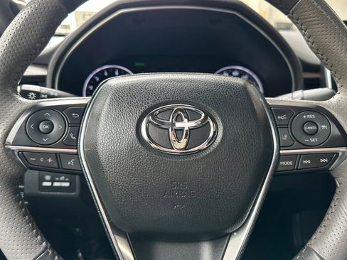 Used 2019 Toyota Avalon Limited image 30