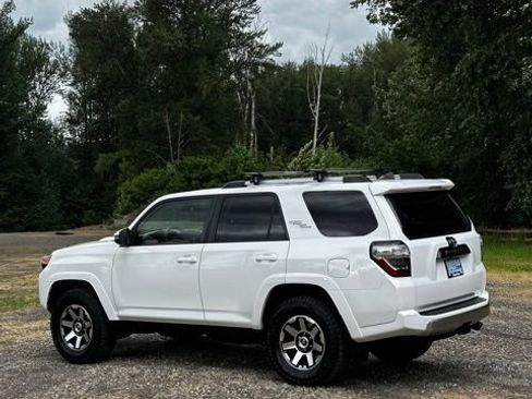 Used 2017 Toyota 4Runner TRD Off-Road Premium AWD/4WD image 7