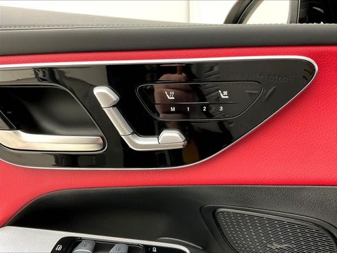 Certified 2025 Mercedes-Benz GLC 43 AMG 4MATIC image 39