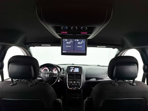 Used 2017 Dodge Grand Caravan SE FWD image 9