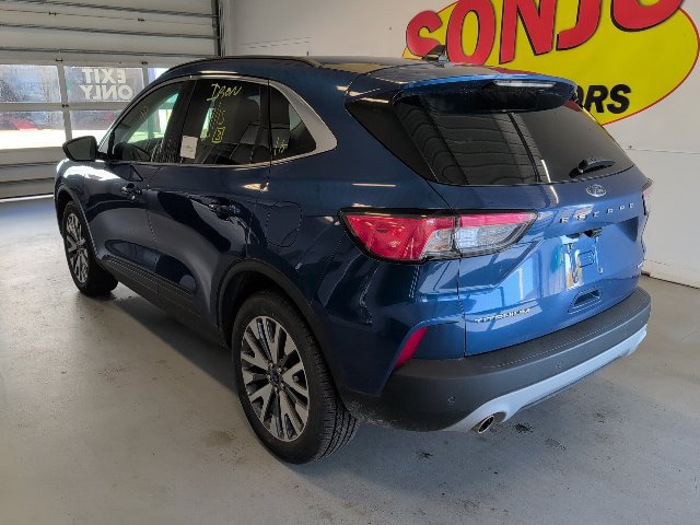 Certified 2022 Ford Escape Titanium AWD/4WD image 3