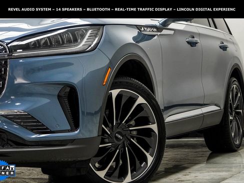 Used 2025 Lincoln Aviator Reserve AWD/4WD image 4