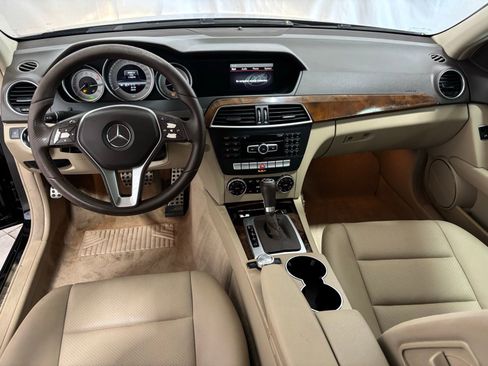 Used 2013 Mercedes-Benz C 250 Sedan image 19