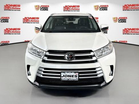 Certified 2019 Toyota Highlander XLE AWD/4WD image 14