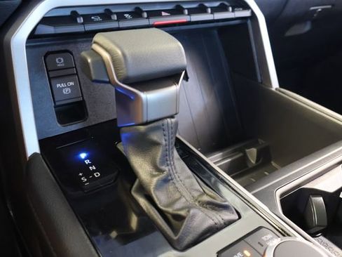 Used 2025 Toyota Tundra 4x4 CrewMax Hybrid image 26