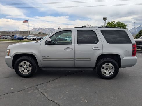 Used 2013 Chevrolet Tahoe LT AWD/4WD image 2