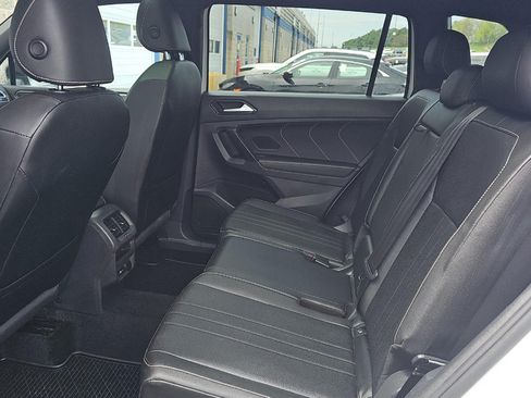 Used 2023 Volkswagen Tiguan SE R-Line AWD/4WD image 17