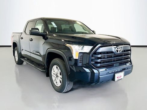 New 2026 Toyota Tundra SR5 w/ SR5 Convenience Package AWD/4WD image 3