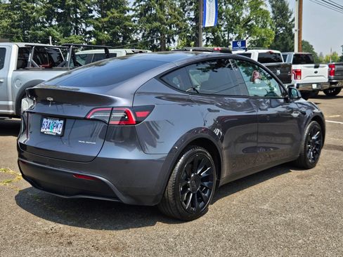 Used 2023 Tesla Model Y Long Range AWD/4WD image 5