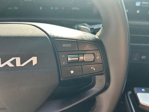 Used 2025 Kia EV6 Wind RWD image 9