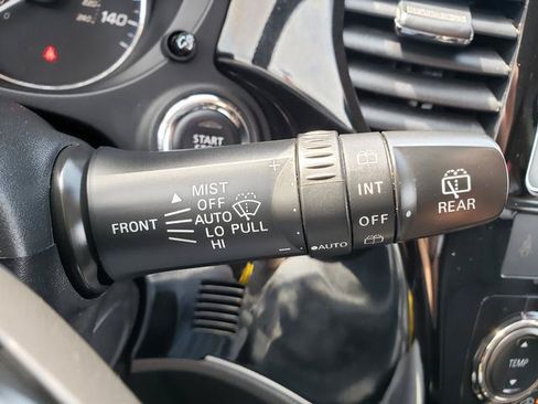 Used 2018 Mitsubishi Outlander AWD image 28