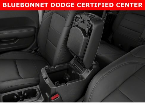 Used 2022 Jeep Wrangler Unlimited Sahara AWD/4WD image 9