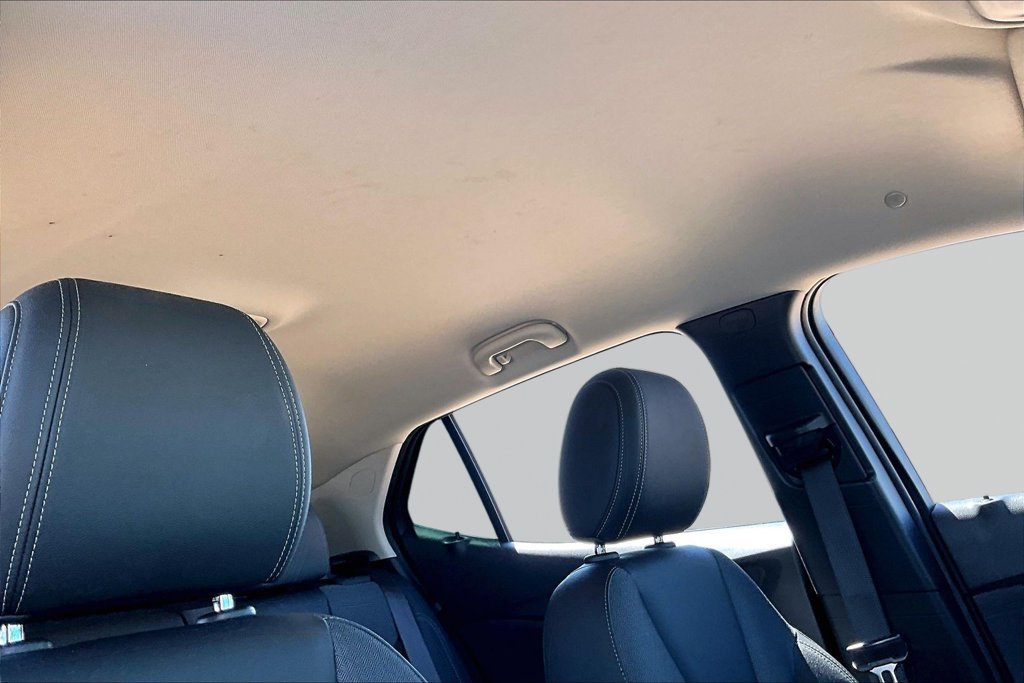 Used 2022 Buick Encore GX Select w/ Sport Touring Package FWD image 17