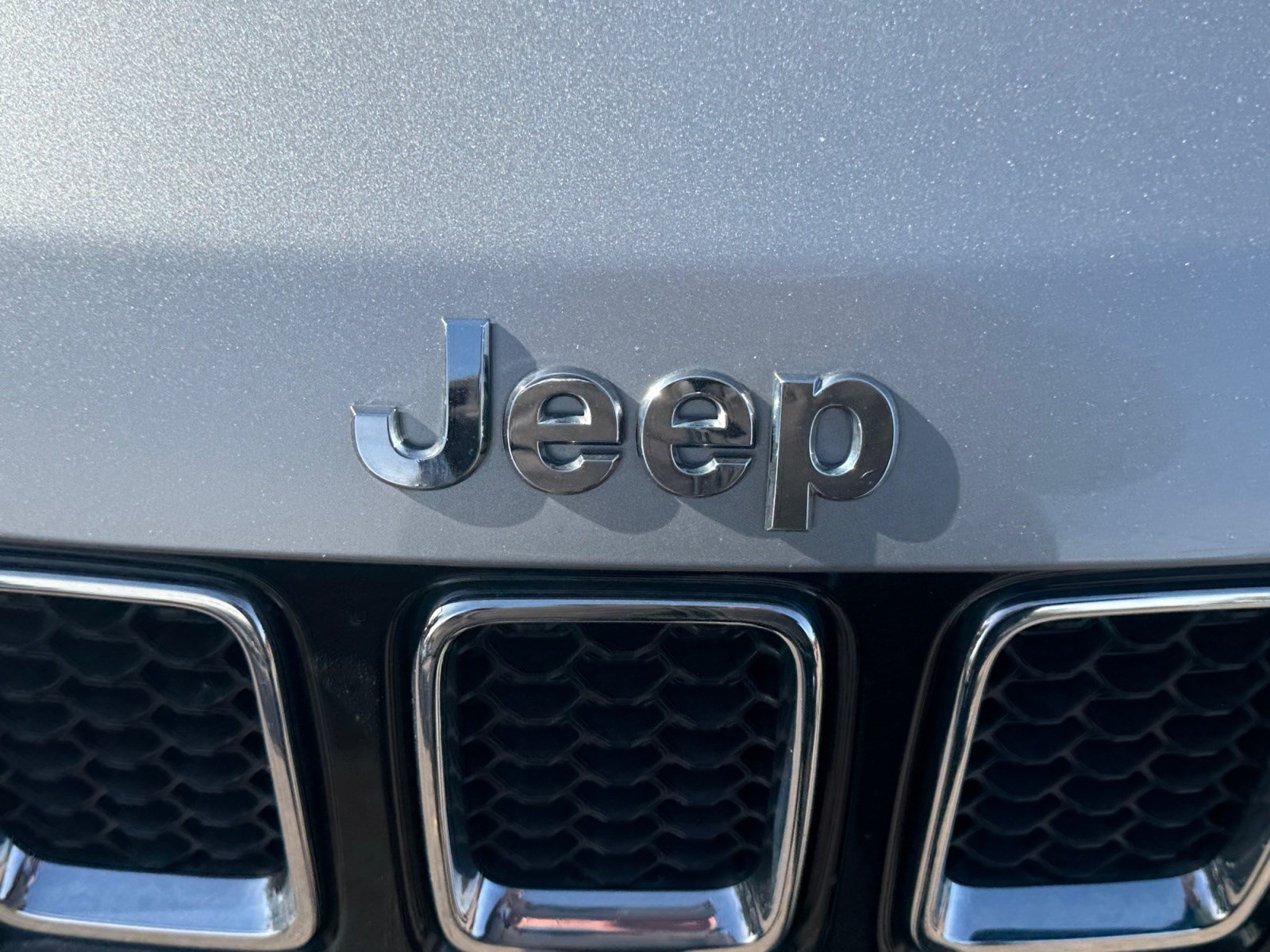 Used 2017 Jeep Compass Latitude AWD/4WD image 22