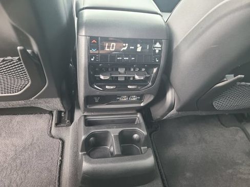 Used 2024 Jeep Grand Cherokee L Limited AWD/4WD image 20