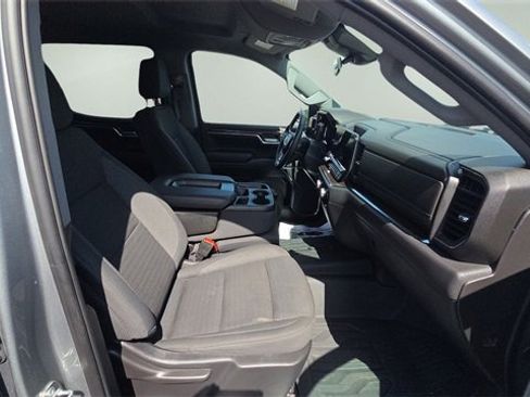 Used 2024 GMC Sierra 1500 Elevation image 25