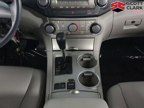 Used 2012 Toyota Highlander FWD w/ Tech Pkg image 23