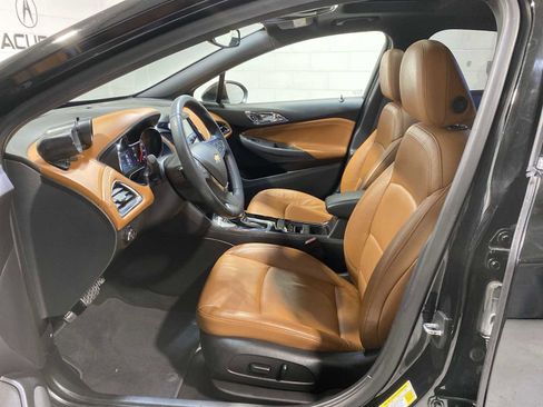 Used 2017 Chevrolet Cruze Premier image 2