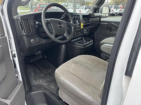 Used 2020 GMC Savana 2500 Extended w/ Driver Convenience Package image 11