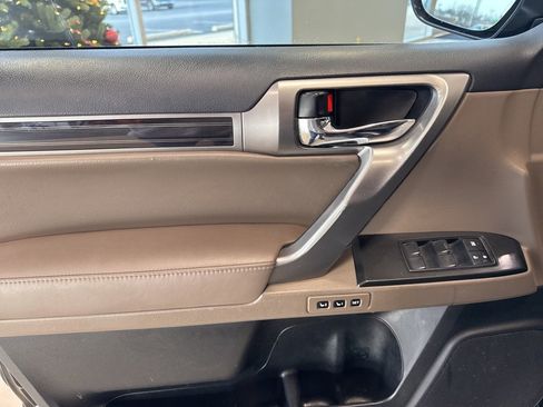 Used 2022 Lexus GX 460 Premium image 11