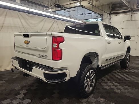 Used 2022 Chevrolet Silverado 1500 High Country w/ Technology Package image 6