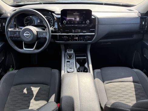 Used 2025 Nissan Pathfinder SV AWD/4WD image 10