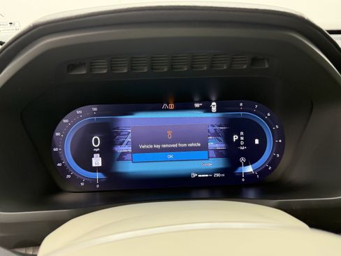 Certified 2023 Volvo XC90 B6 Ultimate w/ Protection Package Premier AWD/4WD image 16