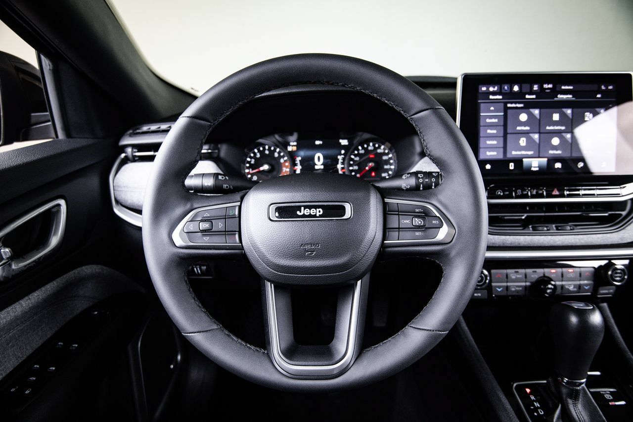 Used 2023 Jeep Compass Latitude w/ Sun and Sound Group AWD/4WD image 26