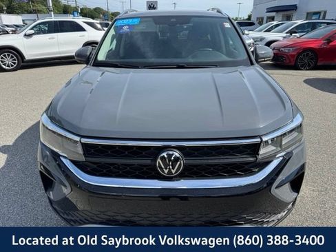 Certified 2023 Volkswagen Taos SE w/ Panoramic Sunroof Package AWD/4WD image 2