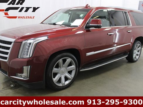 Used 2017 Cadillac Escalade ESV Luxury image 1
