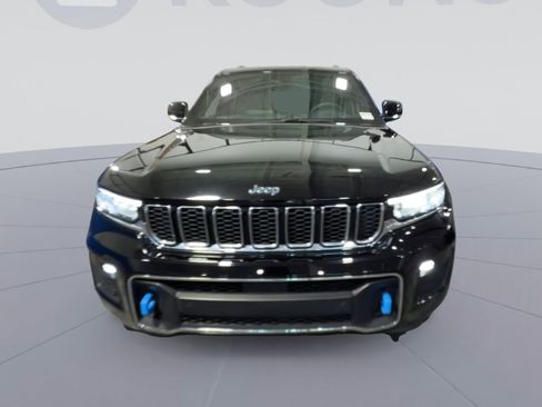 Used 2023 Jeep Grand Cherokee Overland w/ Luxury Tech Group IV image 4