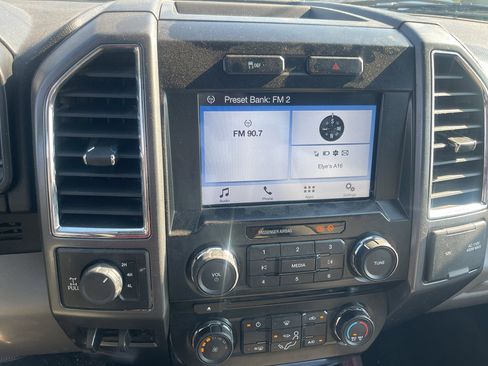 Used 2017 Ford F250 XLT w/ XLT Value Package image 3