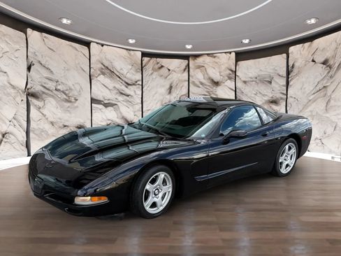 Used 1999 Chevrolet Corvette Coupe w/ Memory Pkg RWD image 13