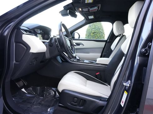 Used 2021 Land Rover Range Rover Velar R-Dynamic S image 17