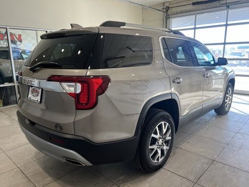 Used 2023 GMC Acadia SLT image 4