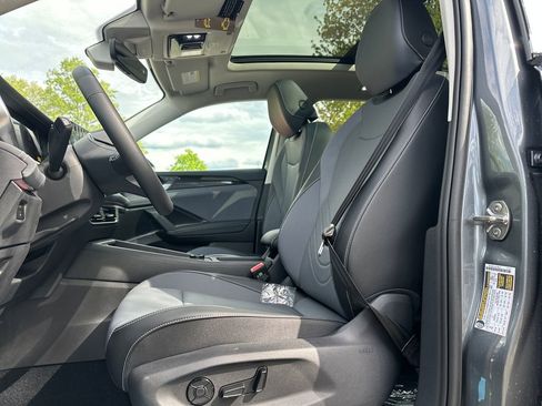 New 2026 Volkswagen Tiguan SE AWD/4WD image 3