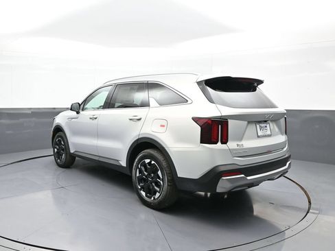 New 2026 Kia Sorento S FWD image 8