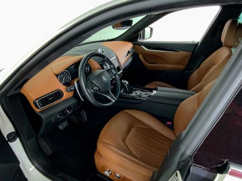 Certified 2022 Maserati Levante GT image 23