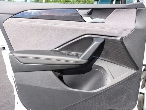 Certified 2025 Volkswagen Tiguan S FWD image 22