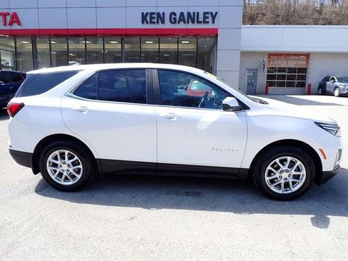 Used 2022 Chevrolet Equinox LT image 2