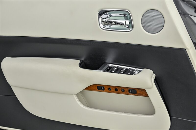 Used 2015 Rolls-Royce Wraith RWD image 13