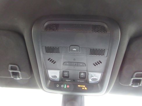 Used 2025 Cadillac XT6 Sport w/ Technology Package image 21